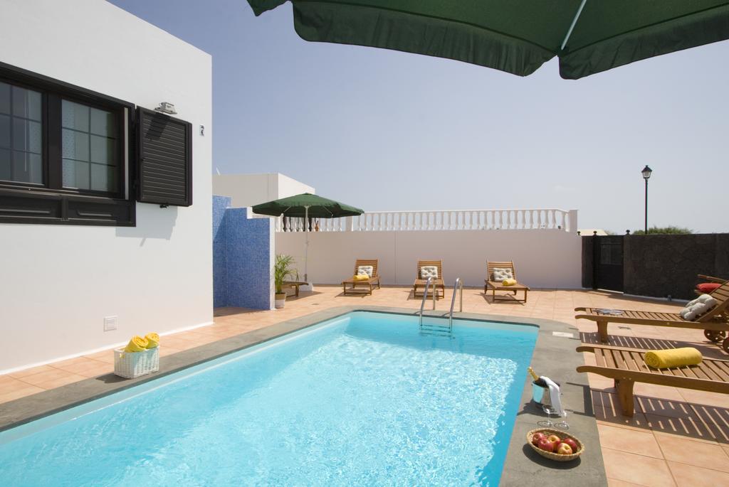 Grand Villa Famara Puerto Del Carmen Puerto del Carmen  Rum bild