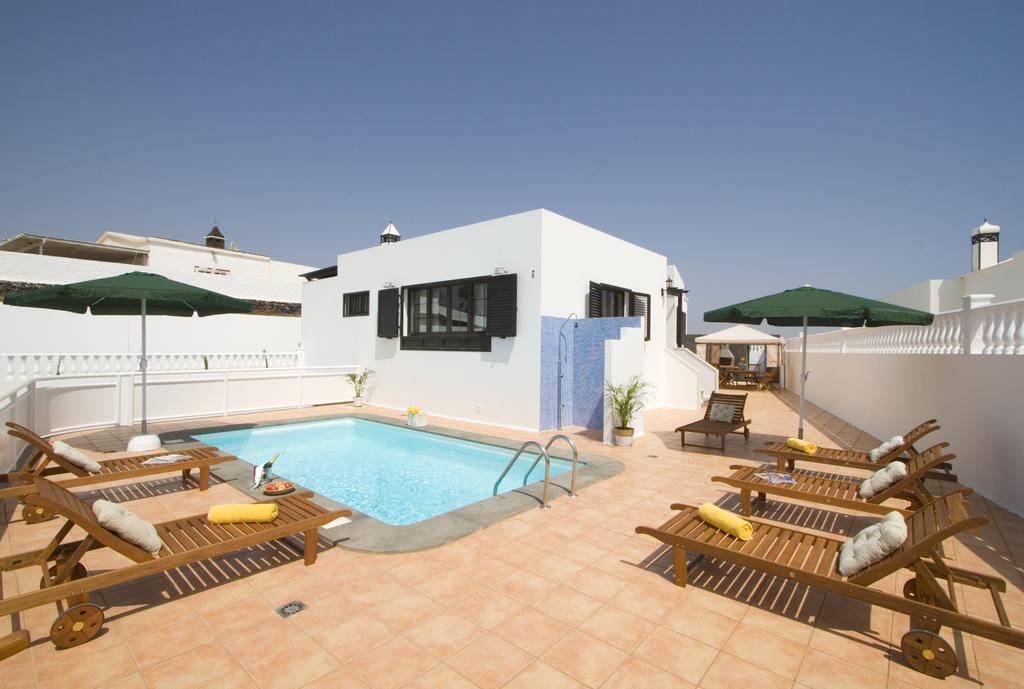 Grand Villa Famara Puerto Del Carmen Puerto del Carmen  Rum bild