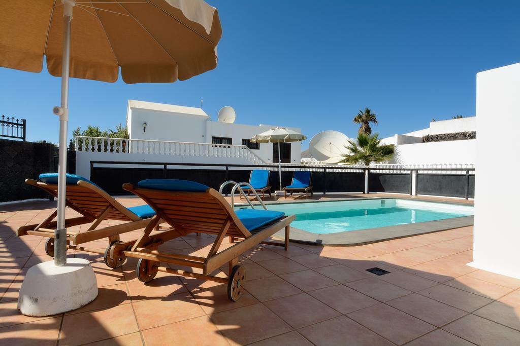 Grand Villa Famara Puerto Del Carmen Puerto del Carmen  Exteriör bild